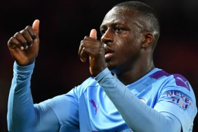 APP下载-今夜社区盾焦点战，摩纳哥战术微调，球迷炸锅，身体对抗强度拉满(221全场防守战术)