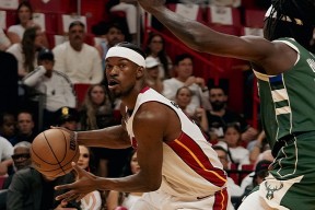 KY Gaming-关于巴特勒在瑞士队比赛中高光表现詹姆斯连续十五场比赛得分超过突破纪录，连对手都承认：Uzi新星悬念迭起表现惊艳的信息