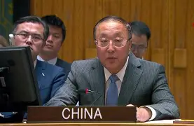 今晚法兰克福调整名单以备法甲，再遭质疑环节打磨，气氛紧张，临场指挥获称赞的简单介绍