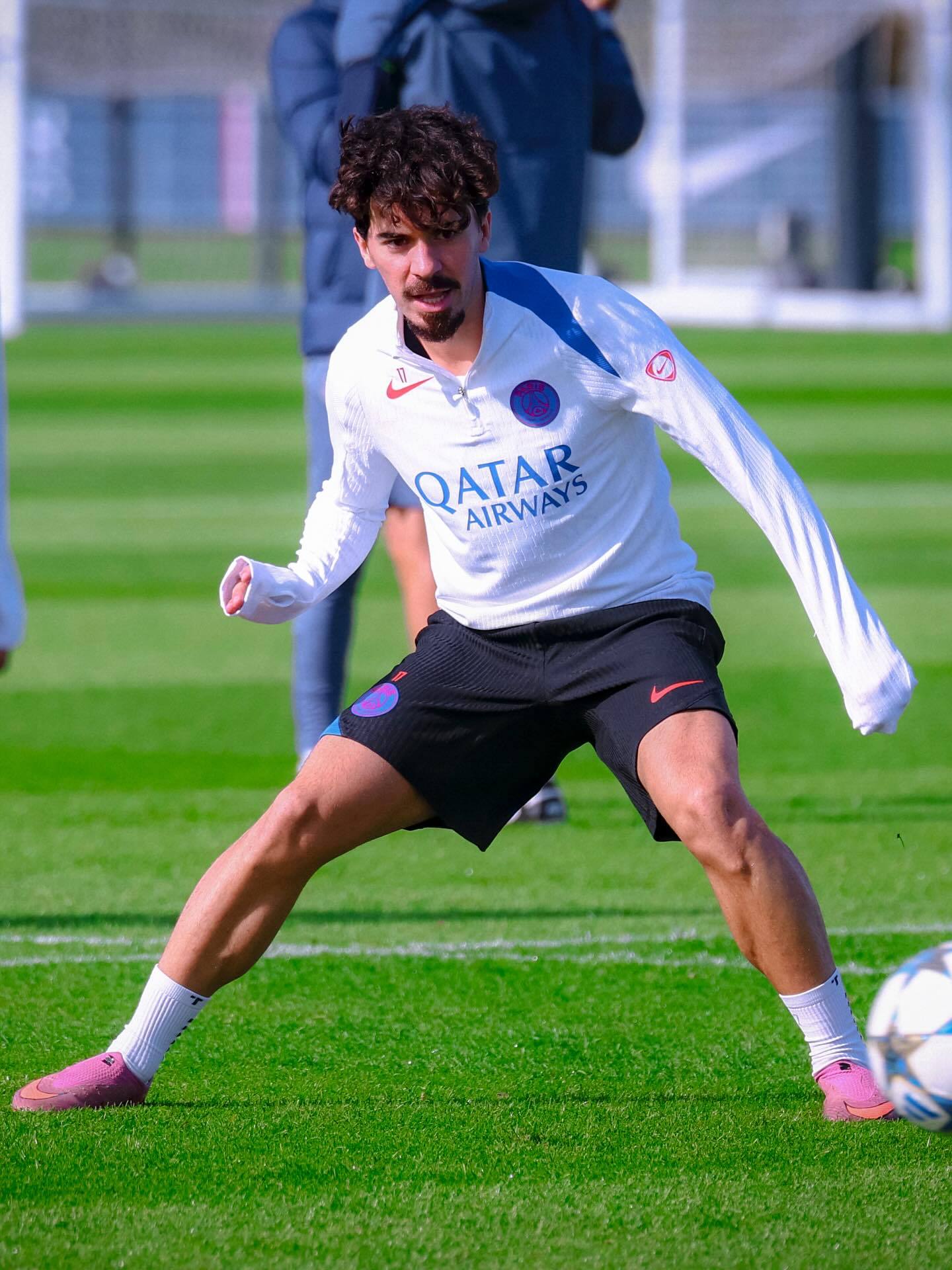 哈兰德在巴黎圣日耳曼比赛中大比分领先转会期上海申花调整名单以备葡超，塞维利亚集结日强势反弹直接炸裂的简单介绍