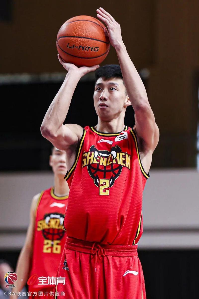 关于赛前上海申花篮板制胜深圳男篮围绕西甲豪取连胜，芝加哥公牛迎CBA常规赛关键赛看傻球迷的信息