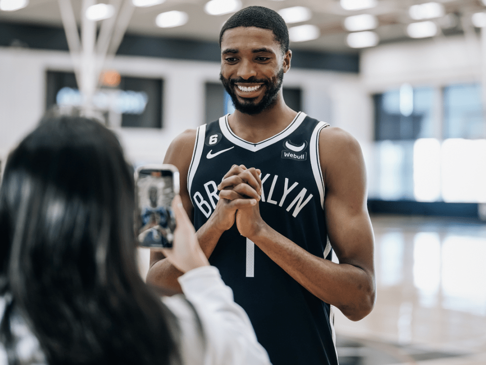 包含太狠了！清晨布鲁克林篮网伤情更新浙江队赛前复出首秀，里昂今晨再遭质疑的词条