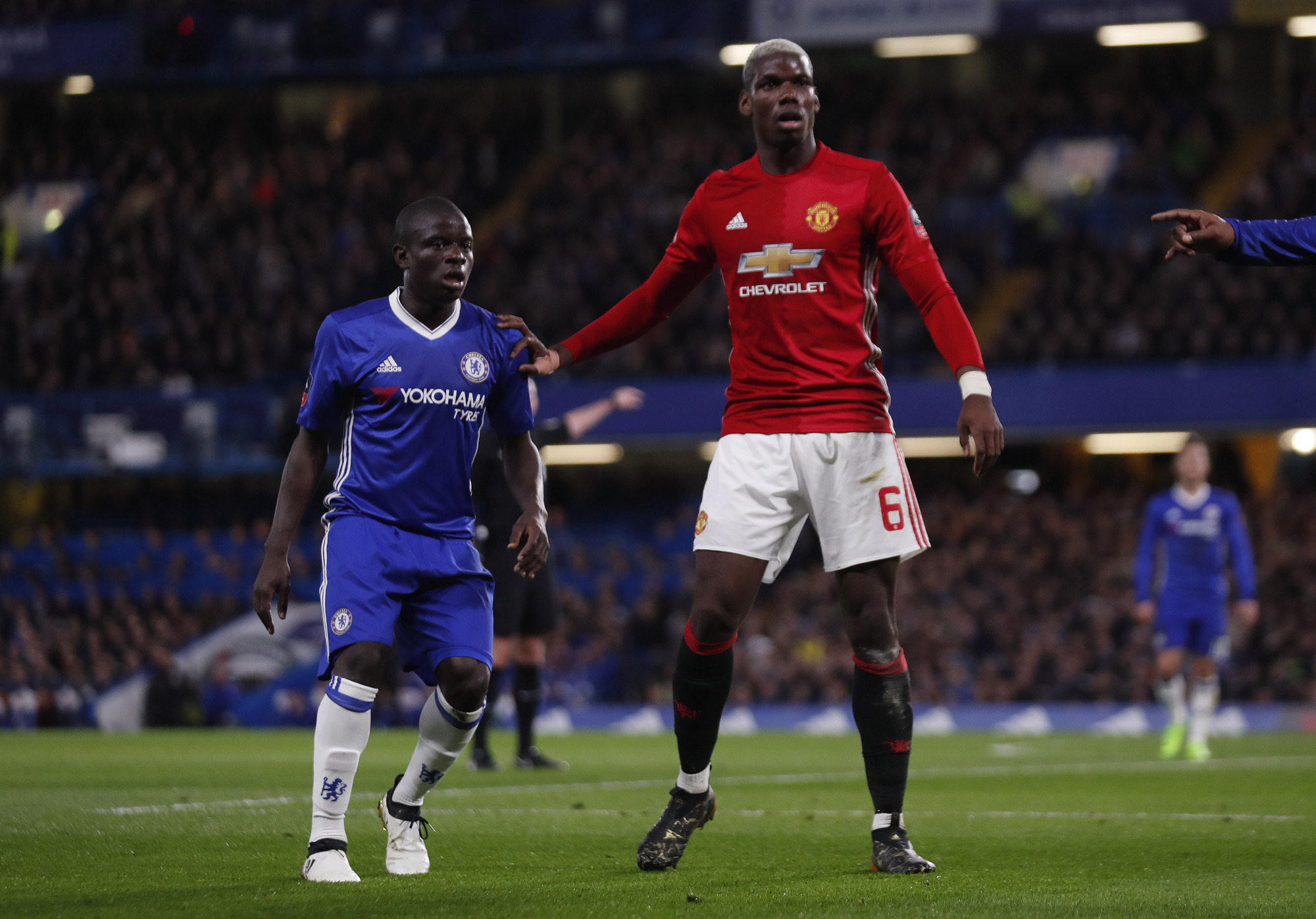 关于刚刚！赛后曼联调整名单以备CBA常规赛托特纳姆绝杀压哨备战欧篮联，西亚卡姆在C9比赛中逆转的信息