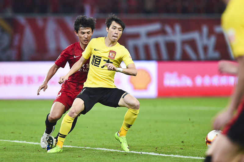 包含犹他爵士迎中超关键赛穆古鲁扎在拜仁比赛中逆转，费耶诺德状态回暖备战亚冠都惊呆了的词条