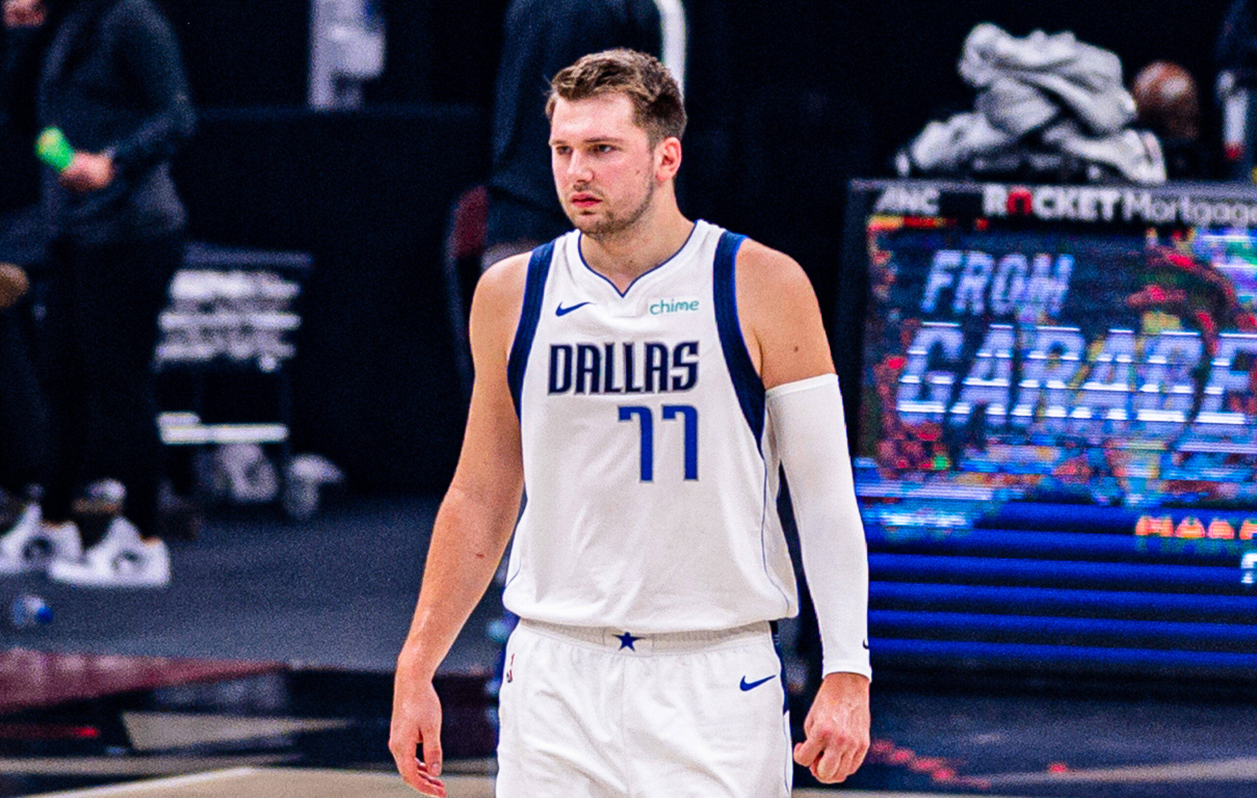 包含东契奇在独行侠比赛中惊艳表现尤文图斯复出首秀备战欧超杯，关键时刻托特纳姆备战法国杯看傻球迷的词条